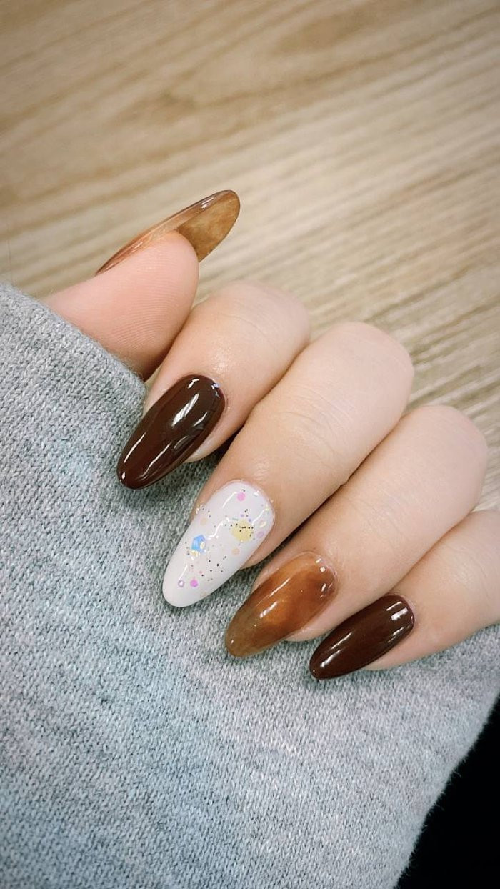 Đặt cả tháng, chờ đến nửa đêm để làm móng, làm tóc ăn Tết - Hình 4 Dat ca thang, cho den nua dem de lam mong, lam toc an Tet-Hinh-4