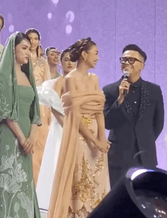 Thanh Hang lan dau noi ve dam cuoi voi hon phu nhac truong-Hinh-2