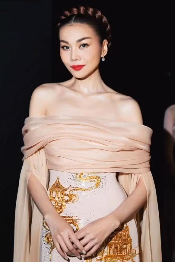 Thanh Hang lan dau noi ve dam cuoi voi hon phu nhac truong