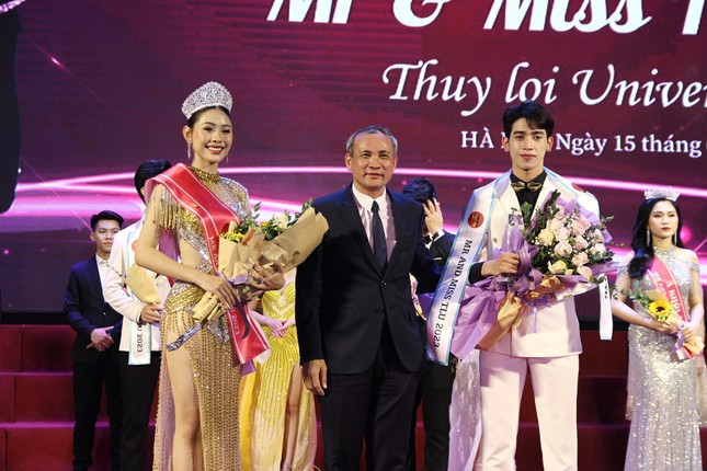 Dieu chua biet ve tan Nam vuong va Hoa khoi Dai hoc Thuy loi 2023-Hinh-2