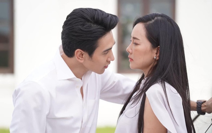 Gia dinh phan doi, ban trai de nghi toi mang thai truoc roi ep cuoi