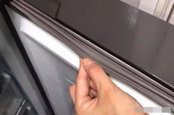 Gioang tu lanh bi moc, den? Cach lam sach de dang trong 3 phut-Hinh-5