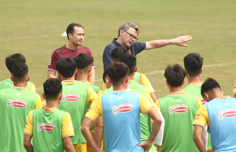 Cho xem thay tro HLV Troussier the hien tai SEA Games 32-Hinh-3