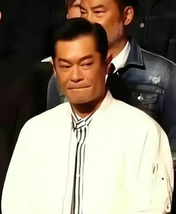 Ngoai hinh tuoi 53 cua Co Thien Lac