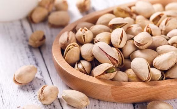 Khi mua hat de cuoi, chon “vo vang” hay “vo trang”?