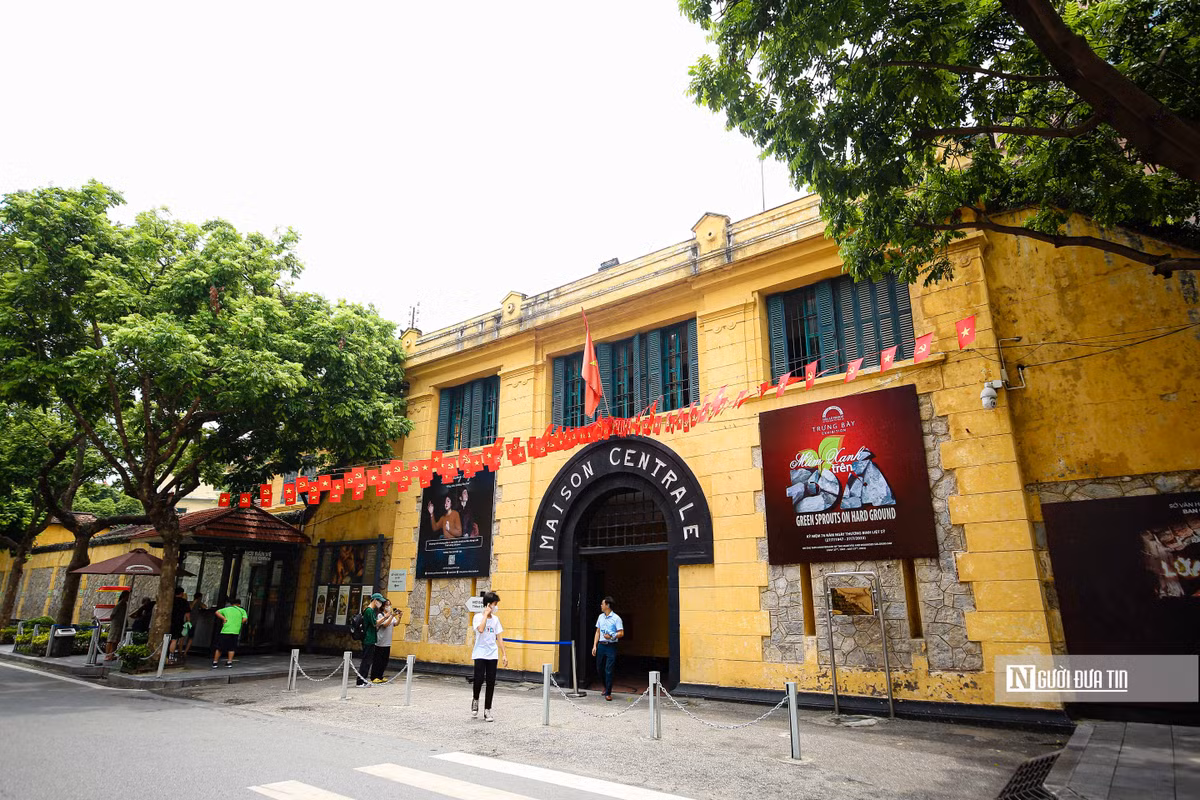 Nhà tù Hỏa Lò, một trong những di tích lịch sử nổi tiếng ở Hà Nội.