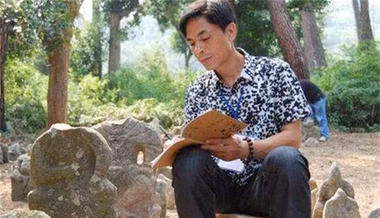 Hang ngan buc tuong xuat hien tren nui, duoc xem la “nguoi linh coi am”-Hinh-5