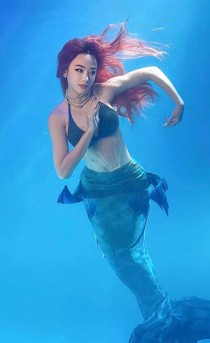 Người đẹp hóa thân thành nàng tiên cá trong một bộ ảnh.