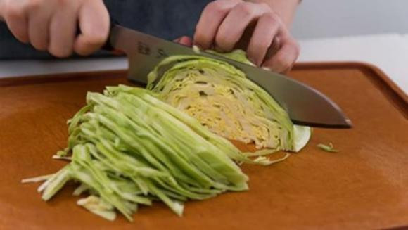 Cat rau truoc khi rua va nhung thoi quen che bien sai lam