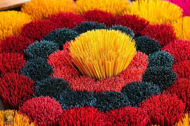 Lang nghe truyen thong xu Hue ron rang don Tet-Hinh-2