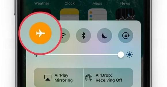 Dien thoai nao cung co mot nut nho giup sac pin nhanh hon