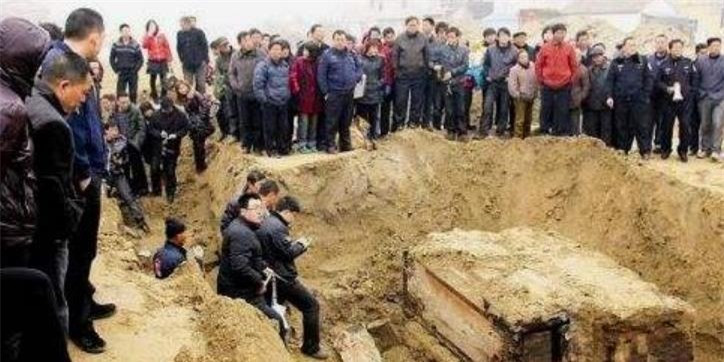 Thi hài nguyên vẹn trong mộ táng hơn 700 năm gây ngỡ ngàng Thi hai nguyen ven trong mo tang hon 700 nam gay ngo ngang