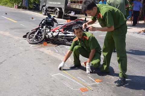 Nam thanh nien thiet mang vi tai nan sau khi roi chot truc Covid-19