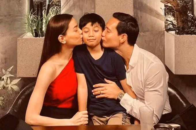 Hồ Ngọc Hà cũng từng bày tỏ sự trân trọng Kim Lý, khi anh luôn chỉ dạy và yêu thương con riêng của cô như con đẻ. Đó cũng là một trong những lý do quan trọng khiến cô quyết định gắn kết với người đàn ông này.