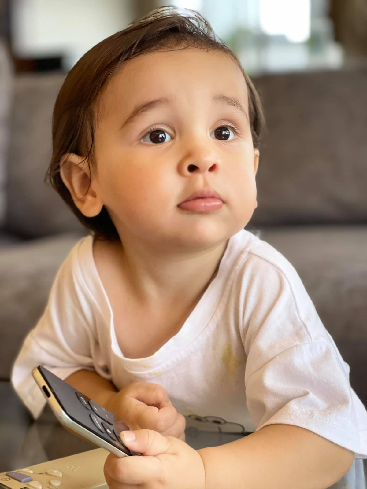 MC Phương Mai từng cho biết vợ chồng cô thay đổi nhiều từ khi có con. Trước đây, cả hai thường đi chơi, gặp gỡ bạn bè, có các sở thích cá nhân nhưng hiện tại mọi sự quan tâm của họ đều dành cho con trai.