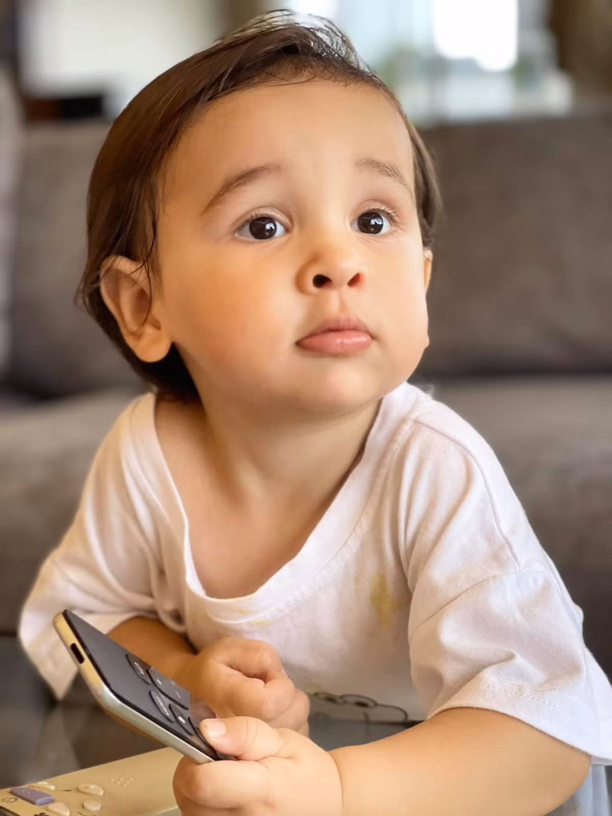 MC Phương Mai từng cho biết vợ chồng cô thay đổi nhiều từ khi có con. Trước đây, cả hai thường đi chơi, gặp gỡ bạn bè, có các sở thích cá nhân nhưng hiện tại mọi sự quan tâm của họ đều dành cho con trai.