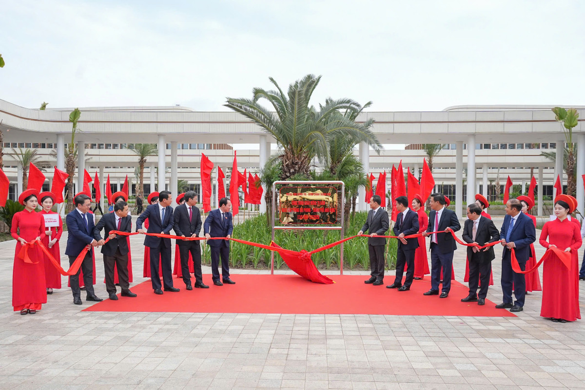 Hải Phòng gắn biển Trung tâm Chính trị - Hành chính thành phố Hai Phong gan bien Trung tam Chinh tri - Hanh chinh thanh pho