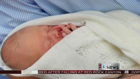 Hoàng tử do Công nương Kate sinh hạ lần này là đứa bé nặng ký nhất trong lịch sử hoàng gia 100 năm trở lại đây.Bé nặng 3,815 kg tại bệnh viện St. Mary ở thành phố Paddington, tây London.