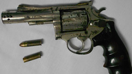 Khẩu súng của Hoàng.