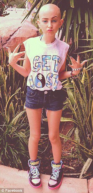 Talia Joy Castellano năm nay 13 tuổi, sống tại Orlando, Florida, Mỹ. Với những mẹo làm đẹp thông minh cùng thái độ tích cực với căn bệnh nan y mà mình mắc phải từ khi mới lên 7 tuổi...