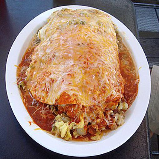 Bánh Burrito bột ngô của Mexico làm từ khoai tây, trứng, hành, giămbông, phủ bơ và ớt. Lớp vỏ chứa nhiều tinh bột kết hợp với lớp nhân nhiều năng lượng bên trong khiến thực phẩm này là một trong những thủ phạm gây béo nhanh.