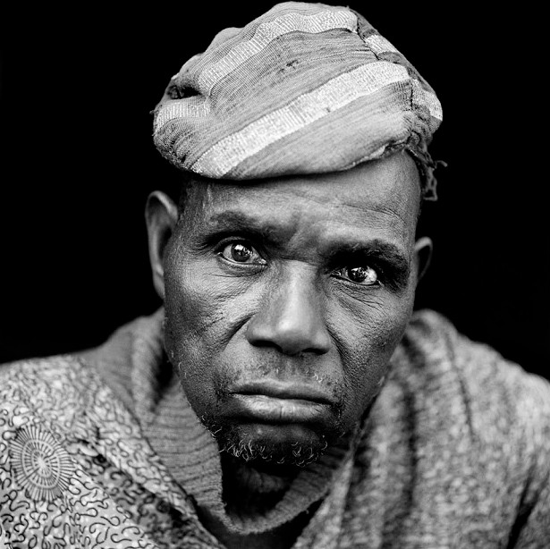 Người ta quan niệm rằng rạch mặt giúp một số bộ lạc tránh ách thống trị dưới chế độ nô lệ, bởi vì những người đi xâm chiếm cho rằng, những khuôn mặt sẹo không phải là dấu hiệu sức khỏe tốt.