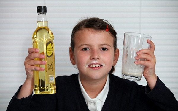 Amy có chế độ ăn uống nhiều chất béo vì một chứng bệnh thiếu hụt năng lượng ở màng tế bào não Amy có chế độ ăn uống nhiều chất béo vì một chứng bệnh thiếu hụt năng lượng ở màng tế bào não