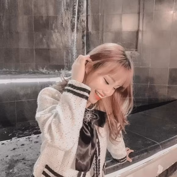 Con gai dien vien Hoang Yen bi hoi co lay nhieu chong giong me?-Hinh-4