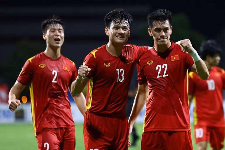 Bao Thai Lan chi ra ba ngoi sao dang so cua doi tuyen Viet Nam