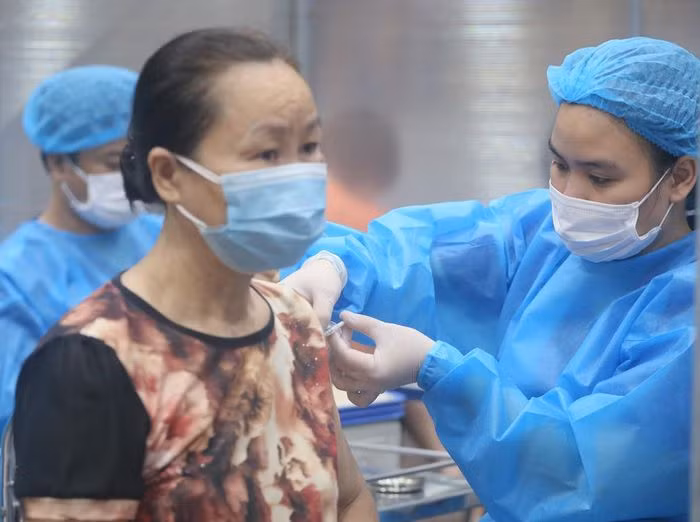 Sang 26/12: Ca nuoc co hon 7.760 benh nhan COVID-19 nang-Hinh-2