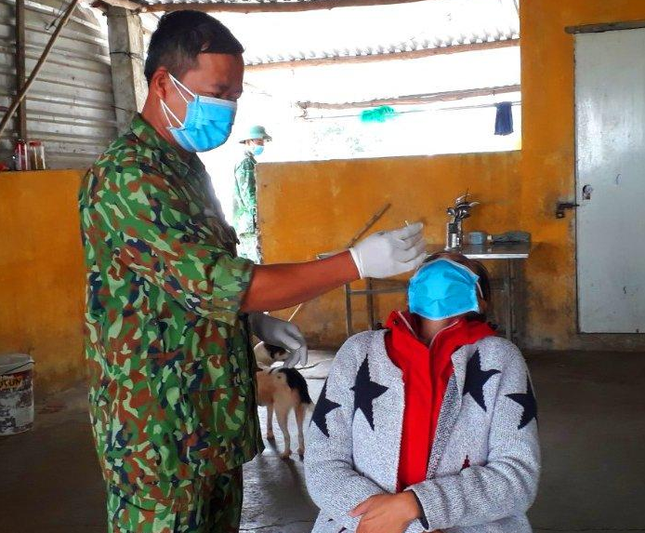 Du khach cheo thuyen kayak bi troi dat 17 tieng tu bien Da Nang-Hinh-3