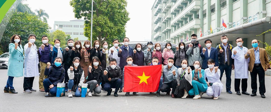 Y bac si BV Nhi TW roi Ha Noi chong dich: ‘Xa nha de Tet khac doan vien’-Hinh-2