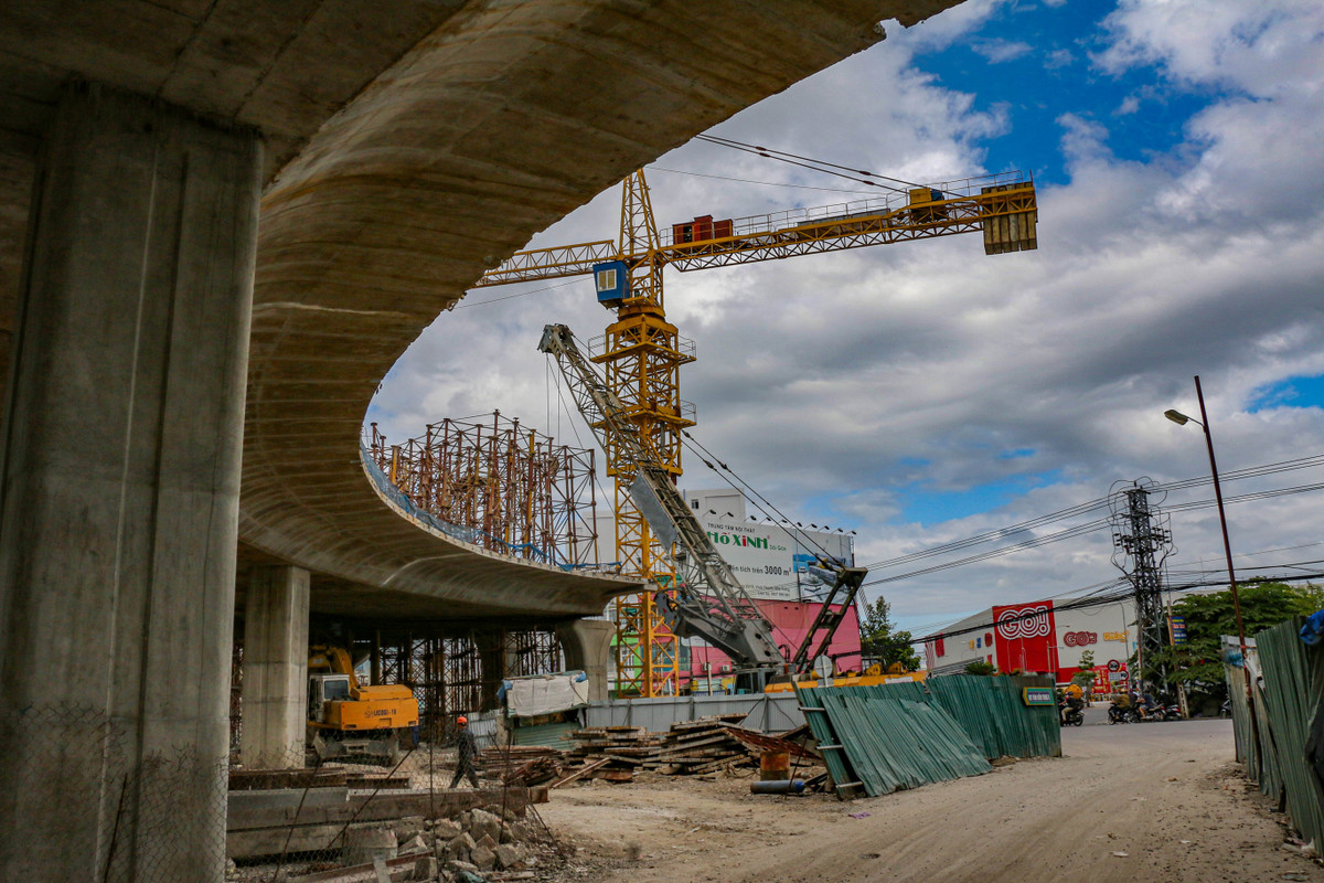Hiện nay, chủ đầu tư mới chỉ hoàn thành nhánh N2 (nhánh Nam), còn hạng mục vòng xuyến, N1 (nhánh Đông) và N3 (nhánh Tây) đang được triển khai thi công. Riêng nhánh N4 (nhánh Bắc) chưa thi công do vướng giải phóng mặt bằng.