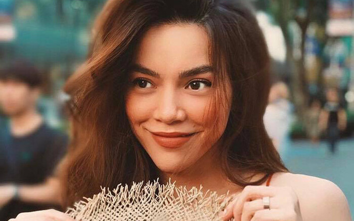 Sau khi lên tiếng bức xúc thái độ quản lý cửa hàng của một thương hiệu thời trang, Hà Hồ bất ngờ xin lỗi Sau khi len tieng buc xuc thai do quan ly cua hang cua mot thuong hieu thoi trang, Ha Ho bat ngo xin loi