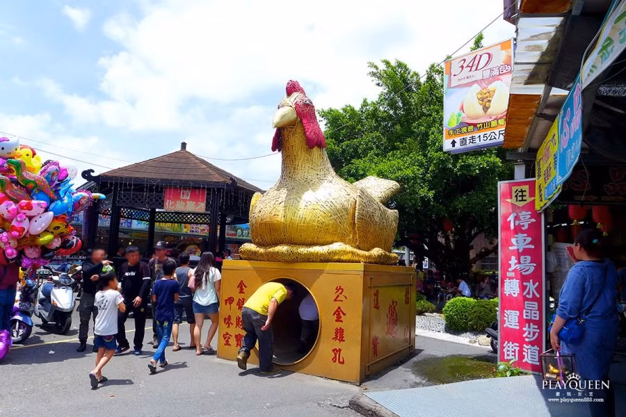 Ky la ngoi den cho nguoi dan vay tien, bao gio kham kha hon thi tra-Hinh-2