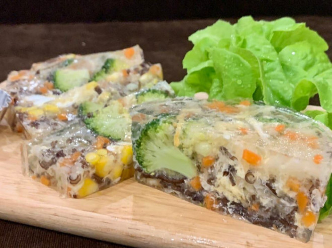 Giò đông rau củ, món duy nhất cân cả mâm cơm ngày mưa gió Gio dong rau cu, mon duy nhat can ca mam com ngay mua gio