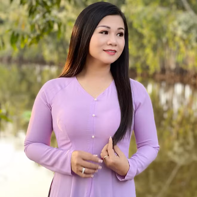 Nu hoang Bolero mien Tay Duong Hong Loan: Khong nen so sanh toi voi Thanh Thanh Hien-Hinh-5