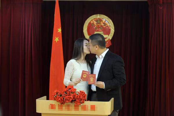 Theo cách phát âm tiếng Trung, thứ 6 ngày 3/1/2014 nếu viết dưới dạng ký tự số là 1413 có cách phát âm giống với cụm từ “Yêu em/anh trọn đời”.