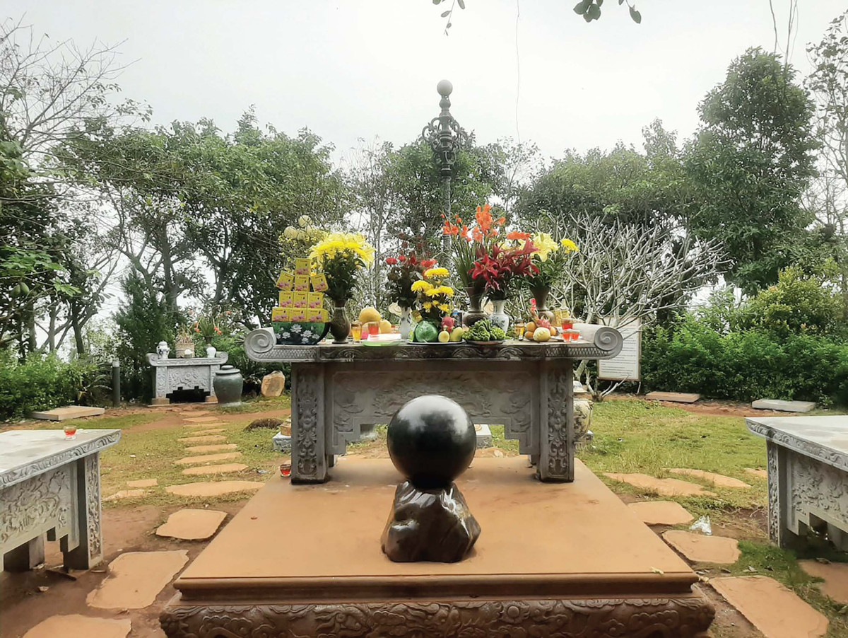 Khi thieng tren dinh Ngan Nua