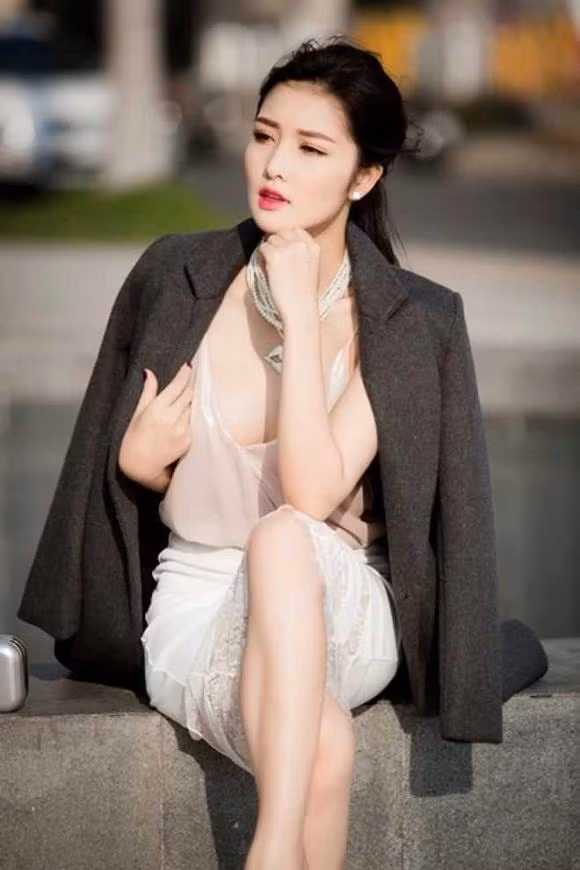 Bat ngo cuoc song hien tai cua Hoa hau Viet duy nhat tra vuong mien-Hinh-7