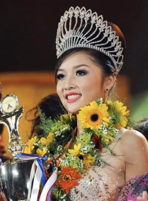 Bat ngo cuoc song hien tai cua Hoa hau Viet duy nhat tra vuong mien-Hinh-3