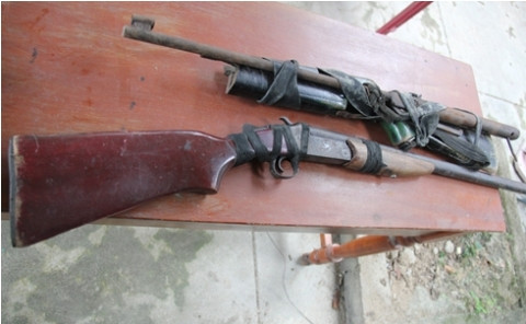 Súng tự chế bắn bằng đạn thật.