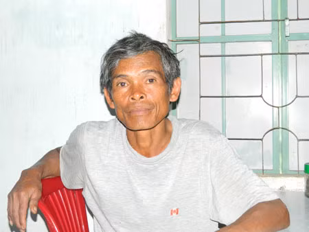 Ông Võ Xuân Thành kể lại chuyện về hòn đá chữ.