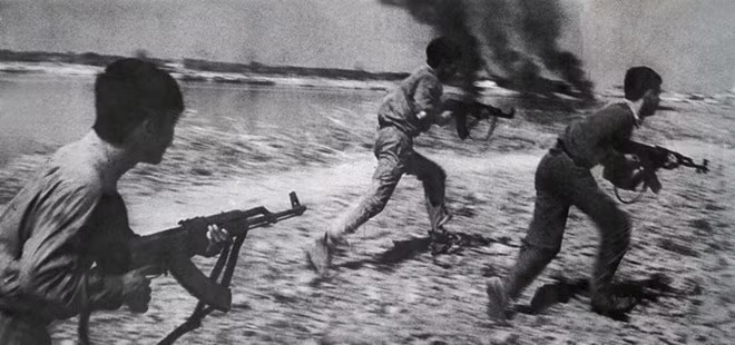 Lực lượng quân đội tình nguyện Việt Nam liên tiếp làm nên những chiến thắng: Giải phóng Kro chê, Xtung Treng, Bát tam boong, Xiêm Riệp, hải cảng Công pông Xom...ở Campuchia. (Ảnh: TTXVN).