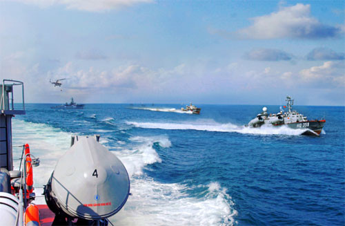 Biên đội tàu Lữ đoàn 172, đơn vị đánh thắng trận đầu huấn luyện trên biển.