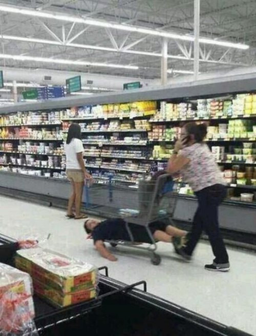 Khi đàn ông đi siêu thị cùng vợ.