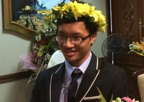 Phạm Tuấn Huy (học sinh lớp 12 trường Phổ thông năng khiếu (ĐHQG TP HCM) đã đạt được 1 trong số 3 HCV giúp em lập thành tích 2 lần liên tiếp đạt ngôi vị cao nhất ở cuộc thi IMO. Với thành tích xuất sắc này, Phạm Tuấn Huy được nhiều người ví giống như là Ngô Bảo Châu thế hệ 9X. Tuy nhiên, Huy rất khiêm tốn khi nói về những thành tích của mình. Ảnh: GD&TĐ.