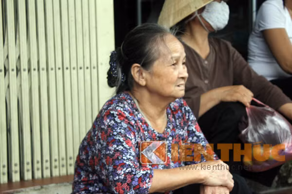 Bà Nhàn kể lại vụ việc.