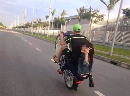 Nhiều teen Việt đánh cược tính mạng của mình với "tử thần", để thử "cảm giác mạnh" trên đường phố...