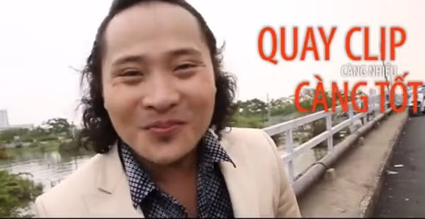 Chiêu trò để được nổi tiếng thứ 10 nhắc đến hiện tượng nhiều bạn trẻ dù diễn "dở" nhưng vẫn "quay clip càng nhiều càng tốt", rồi tung hết lên mạng để được nổi tiếng. 